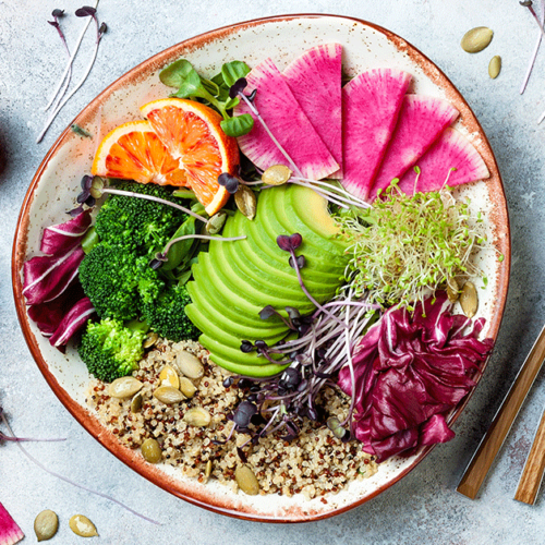 vegetable based meal with crudities and helathy fats.