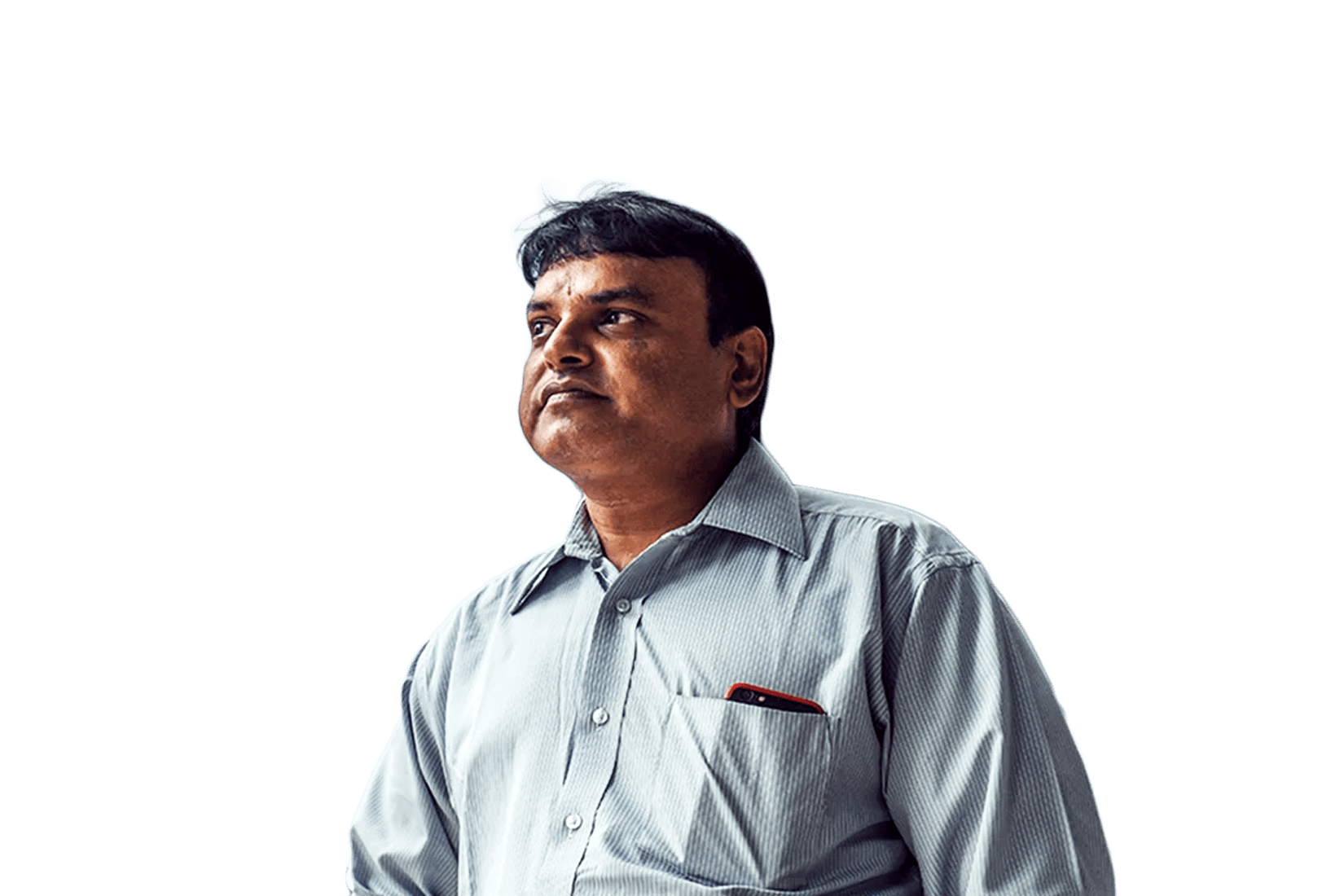 Homme regardant vers l'extérieur